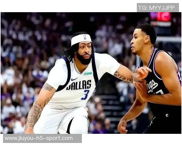 浓眉调侃三状元比一手势称自己拥有大学冠军荣耀